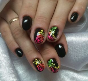Черный дизайн ногтей, черный дизайн ногтей с растительным орнаментом
